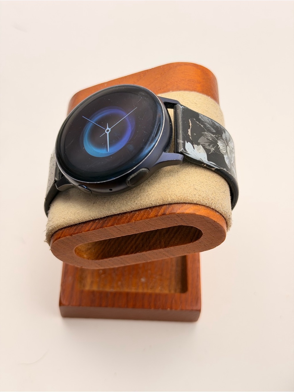 Galaxy Watch Active 2 - Picture 2 of 6